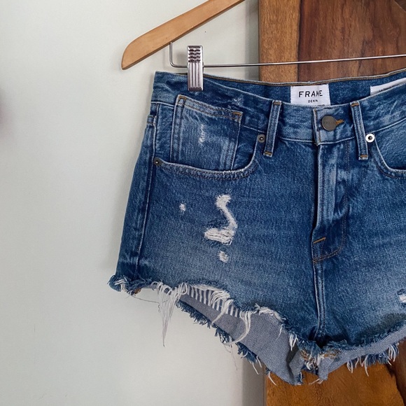 Frame Denim La Stevie Shorts - Picture 2 of 7